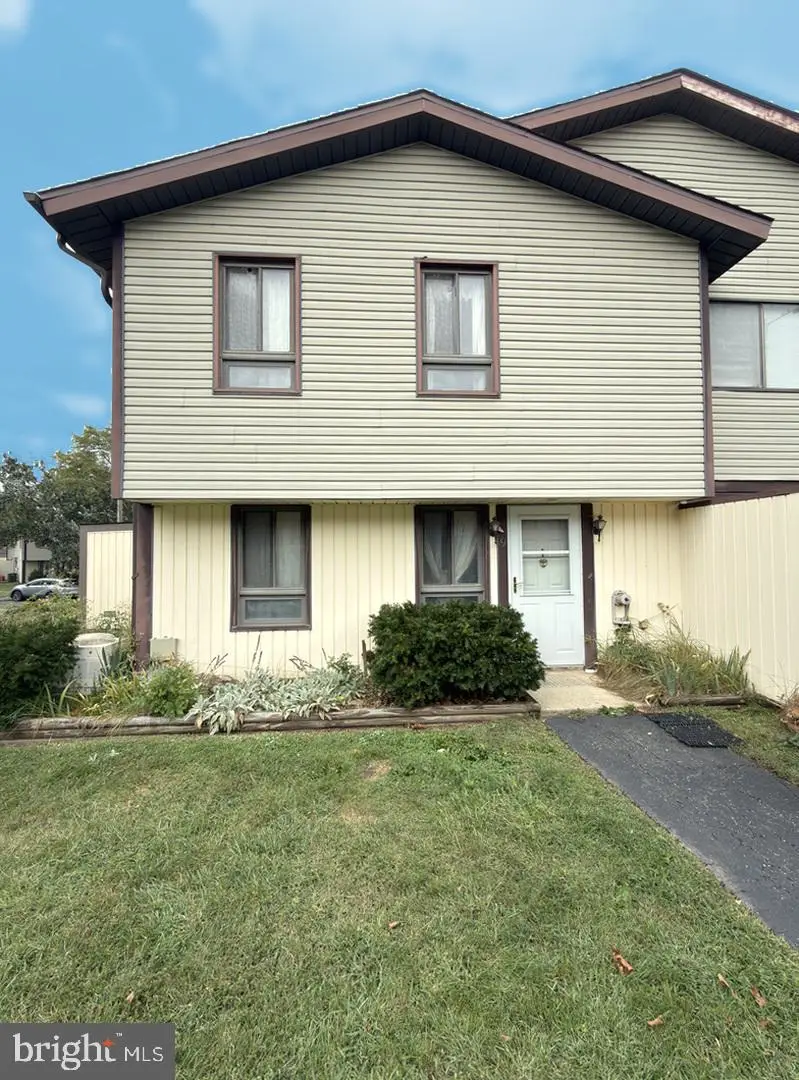 19 King Henry Cir, Rosedale, MD 21237 - #1