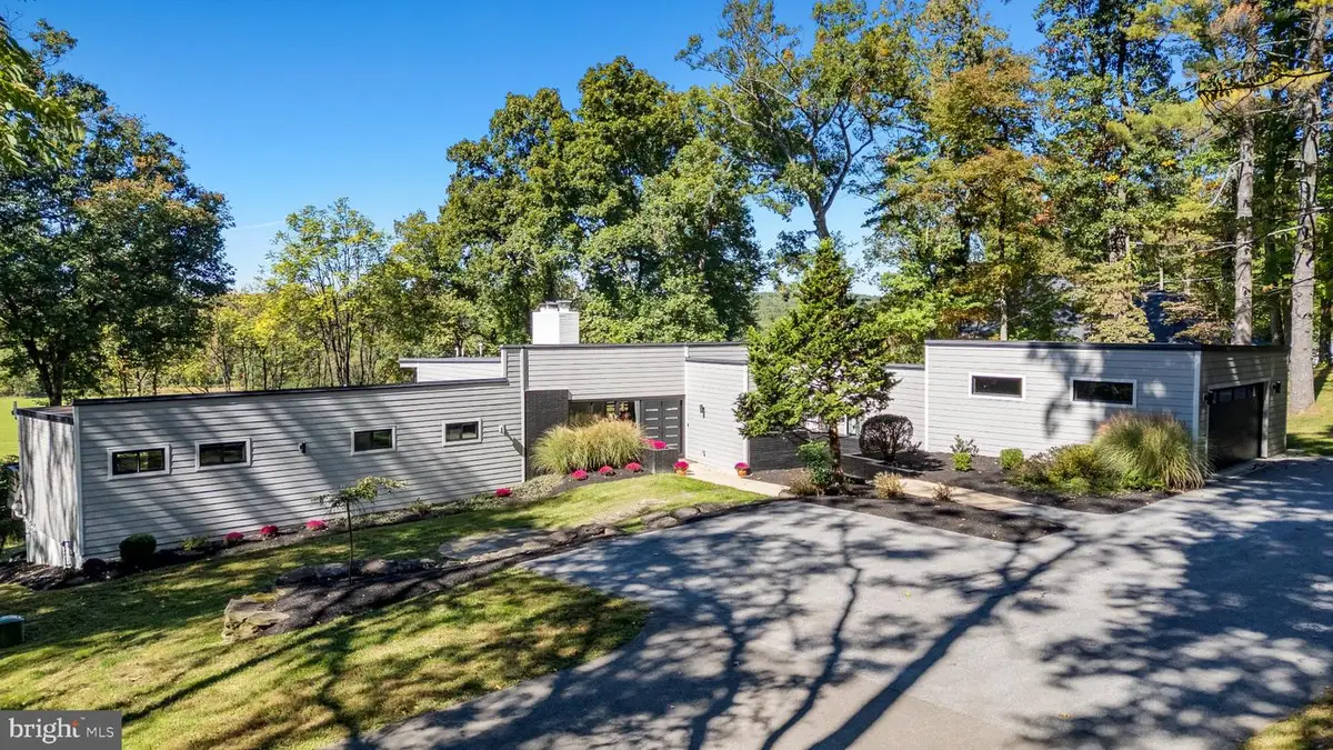 8 Caveswood Ln, Owings Mills, MD 21117 - #1