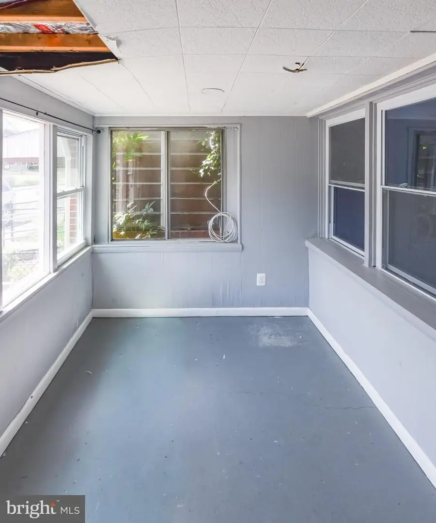 407 Maple Ln, Dundalk, MD 21222 - #2
