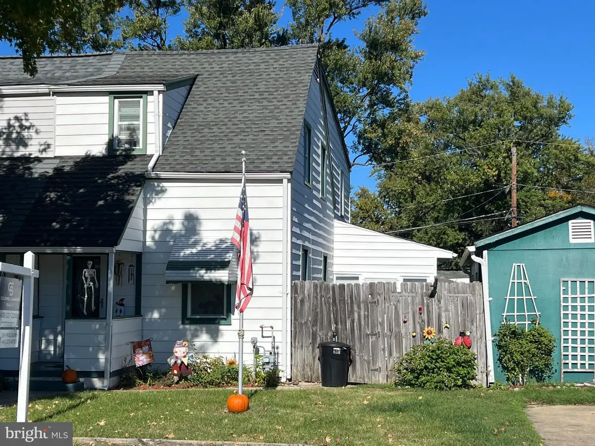 2417 Woodridge Rd, Baltimore, MD 21219 - #1