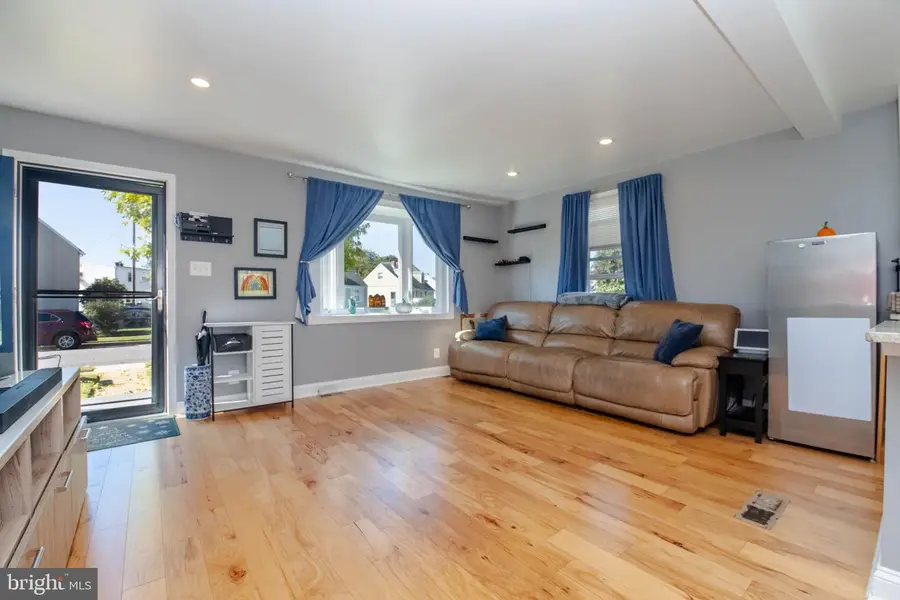 8228 Watersedge Rd, Baltimore, MD 21222 - #3