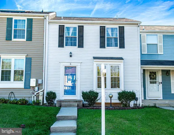 5 Greenleaf Rd, PARKVILLE, MD 21234