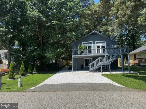 8225 Cedar Ln, LUSBY, MD 20657