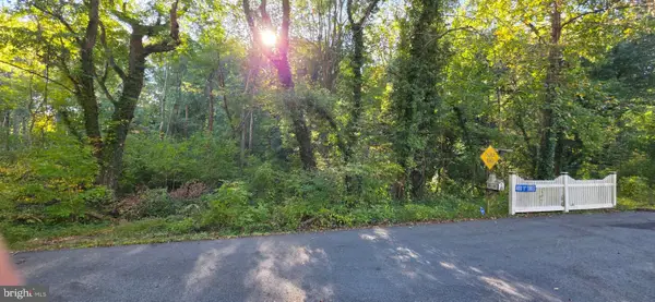 10th St, CHESAPEAKE BEACH, MD 20732