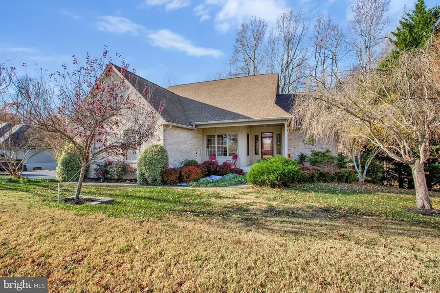 220 Sandhill Ct, Saint Leonard, MD 20685 - Image #2