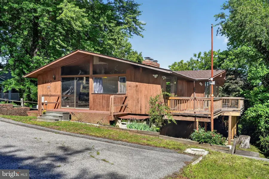 8205 F St, Chesapeake Beach, MD 20732 - #3