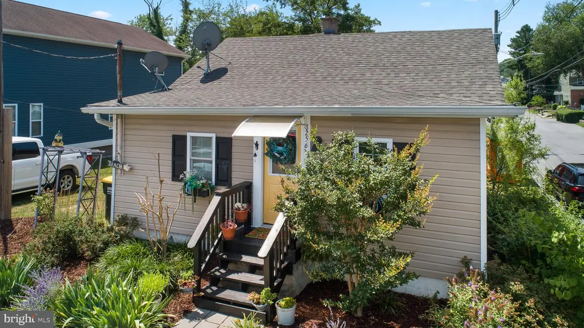 8256 D St, Chesapeake Beach, MD 20732 - #1