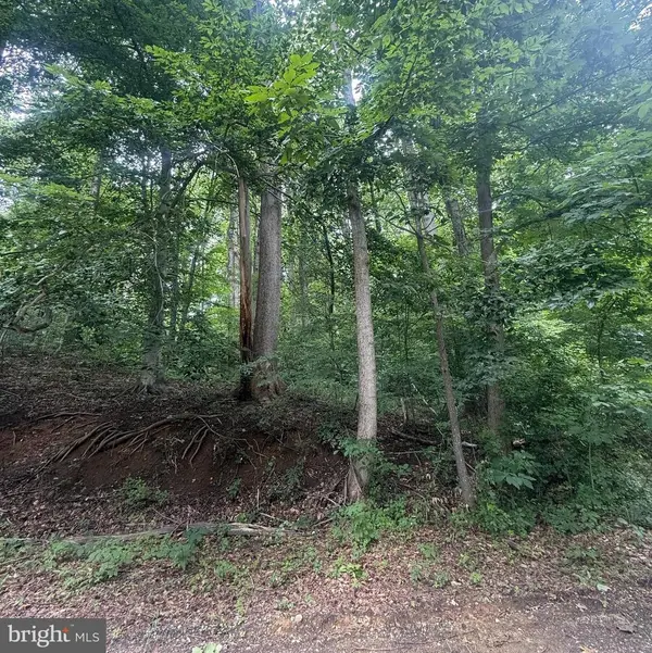 4400 Woodview Ln, PRINCE FREDERICK, MD 20678