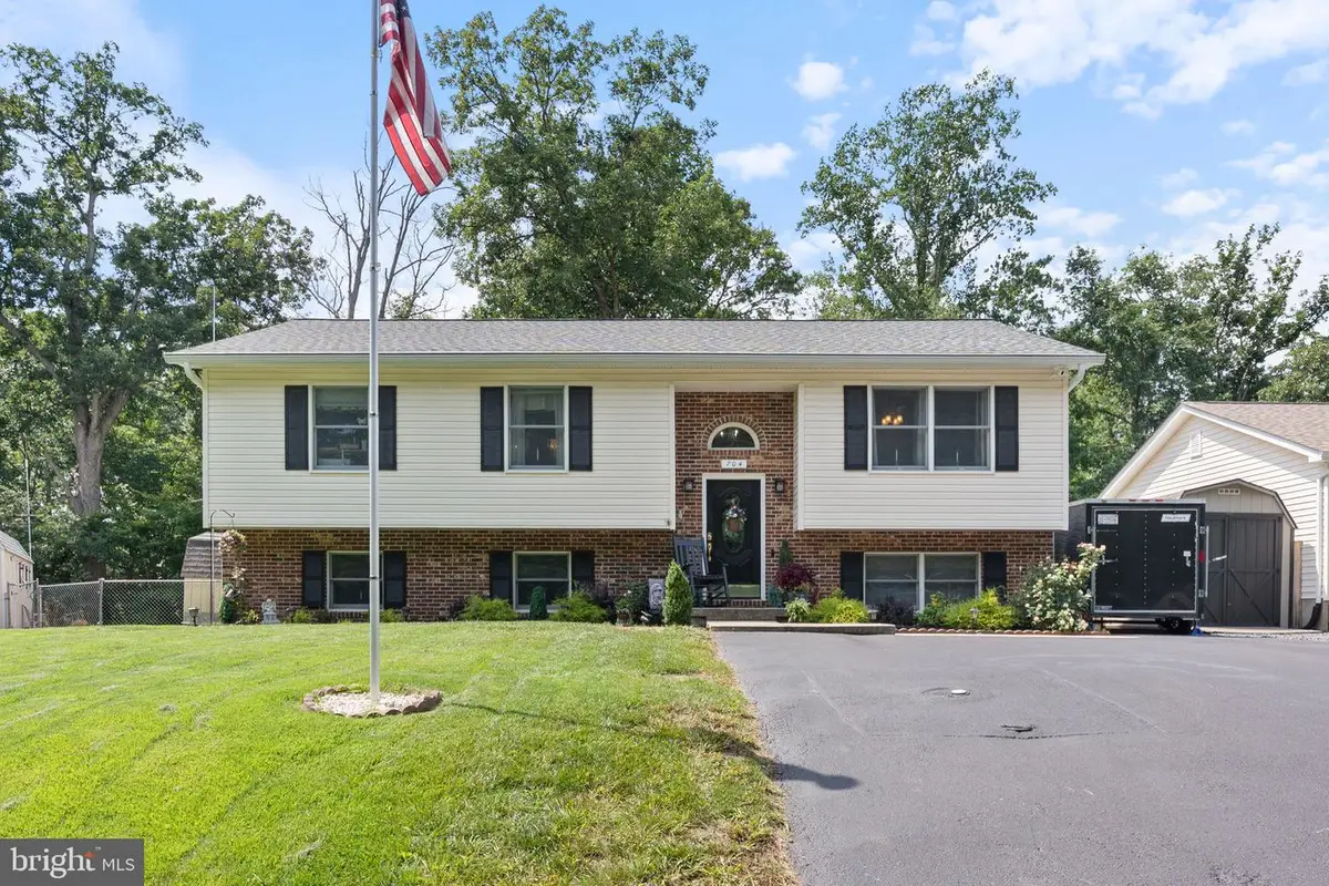 704 Alamo Ln, Lusby, MD 20657 - #1
