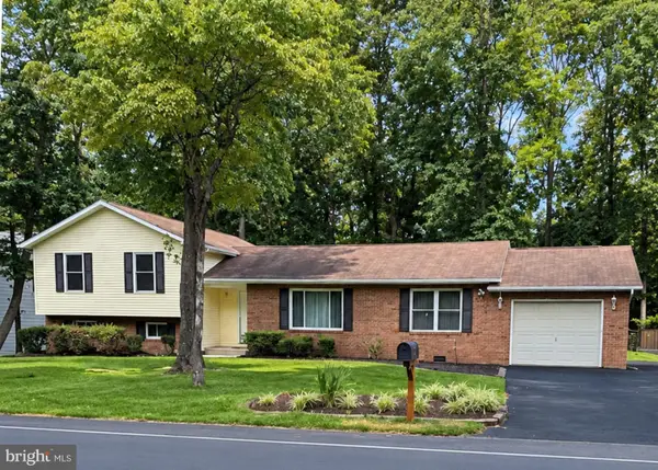 12362 Algonquin Trl, LUSBY, MD 20657