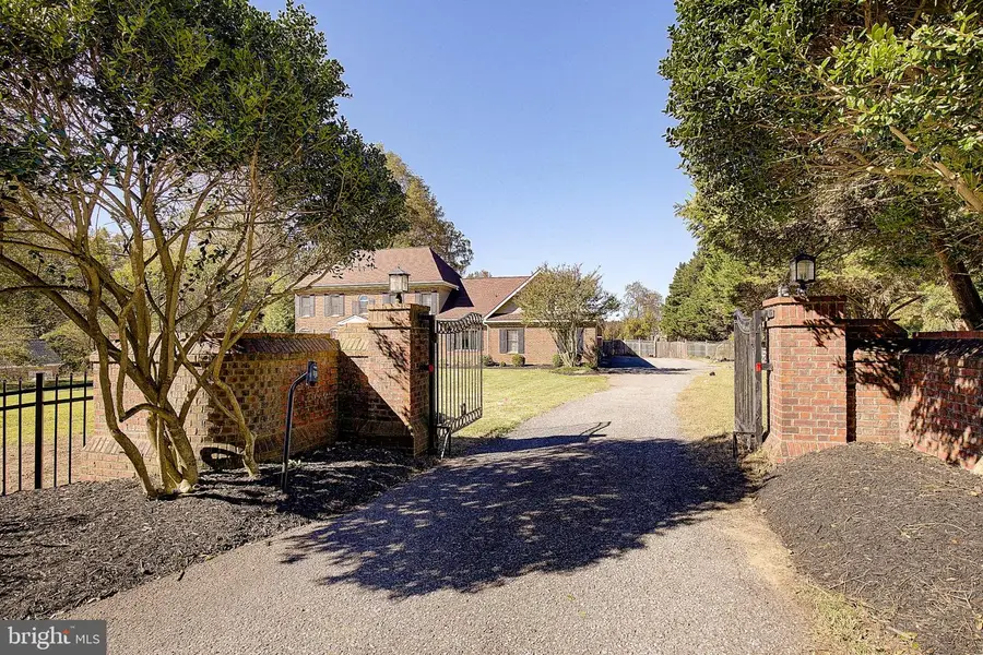 8904 Stratford Ct, Owings, MD 20736 - #2