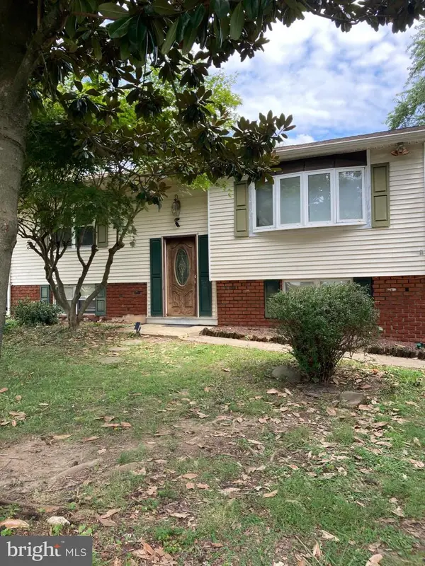 102 Midland Dr, ELKTON, MD 21921
