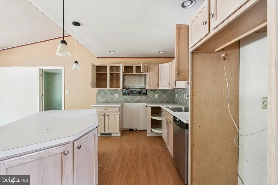 14413 Bittersweet Dr, Hughesville, MD 20637 - Image #3