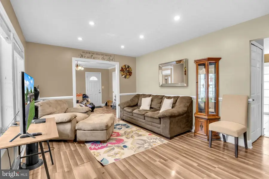 302 Barksdale Ave, Waldorf, MD 20602 - Image #2