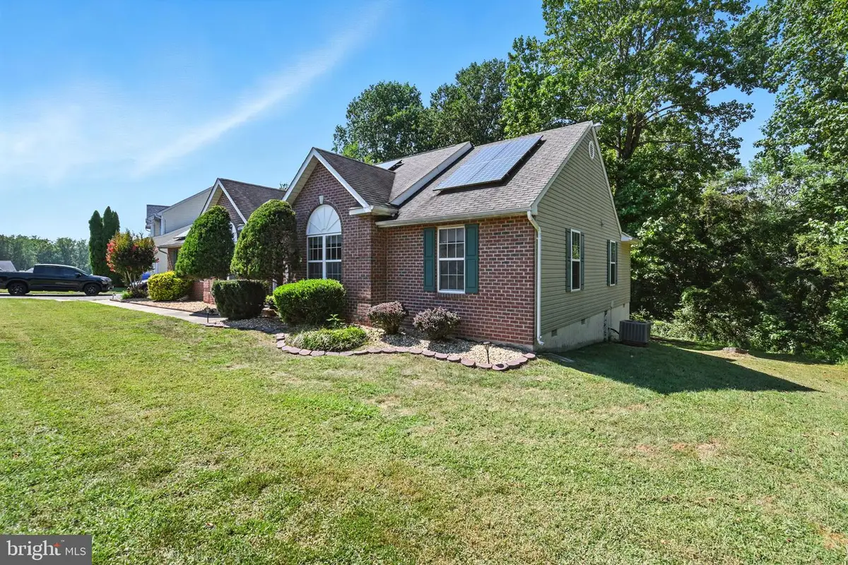 1009 Magnolia Dr, La Plata, MD 20646 - Image #1