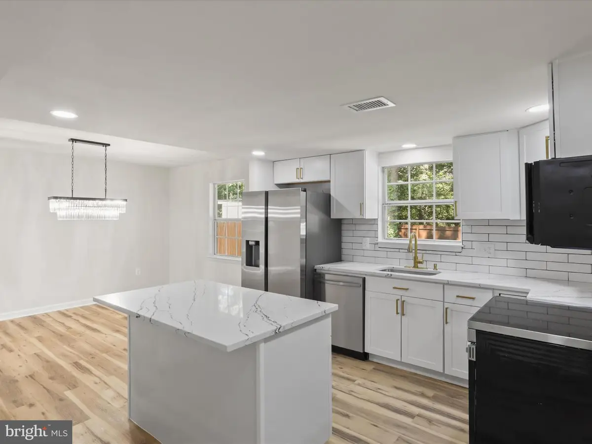 749 University Dr, Waldorf, MD 20602 - Image #1