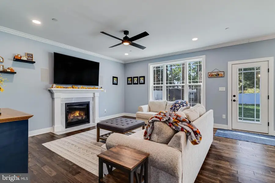 12127 Riverview Dr, Newburg, MD 20664 - #2