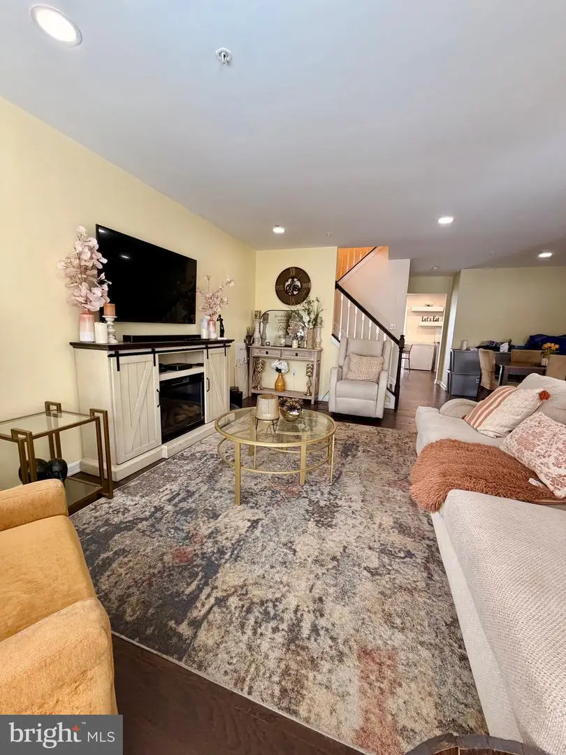 10966 W Point Pl, White Plains, MD 20695 - #1