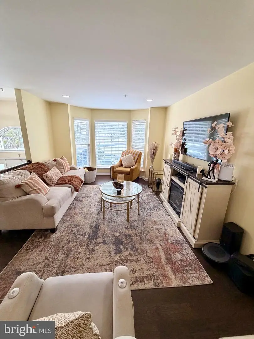 10966 W Point Pl, White Plains, MD 20695 - #2