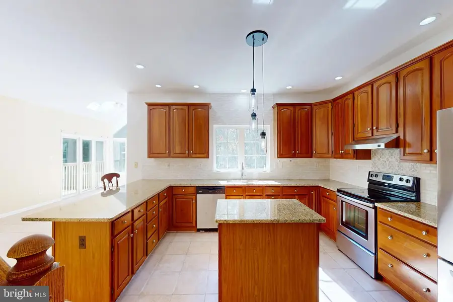 1007 Norfolk Dr, La Plata, MD 20646 - #3