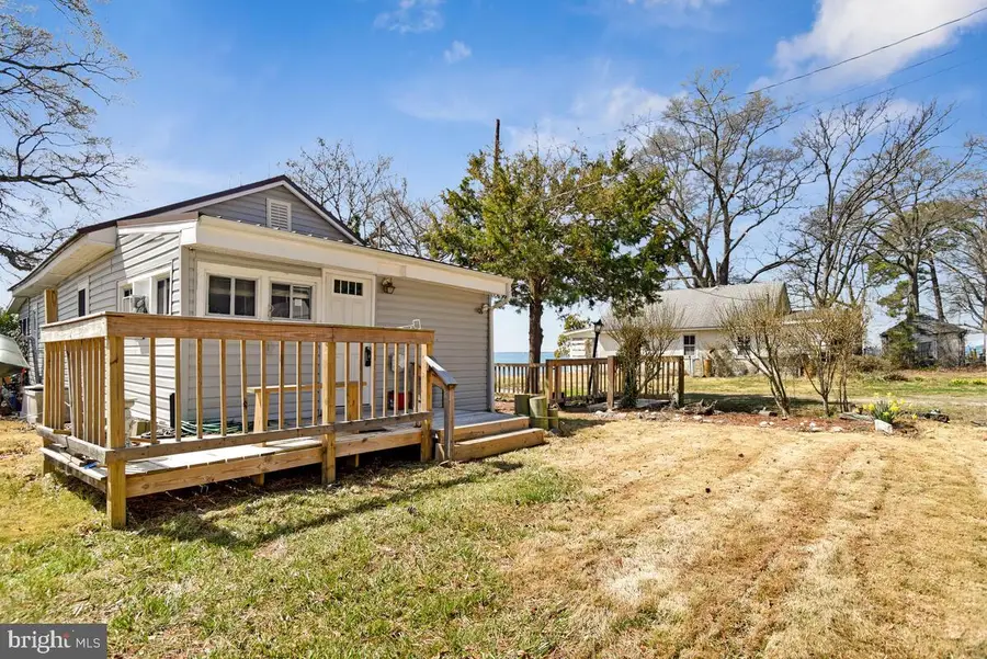 15401 Potomac River Dr, Cobb Island, MD 20625 - #2