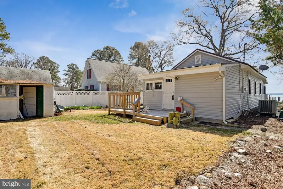 15401 Potomac River Dr, Cobb Island, MD 20625 - #3