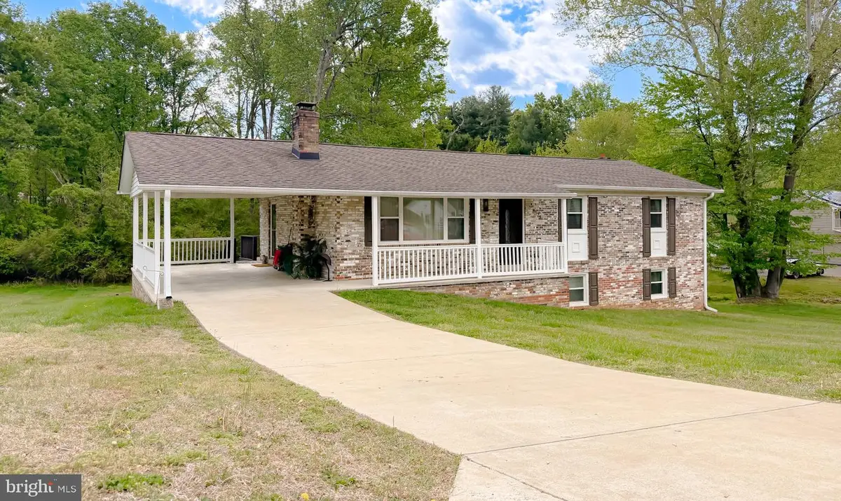 8525 Cardinal Ln, White Plains, MD 20695 - #1