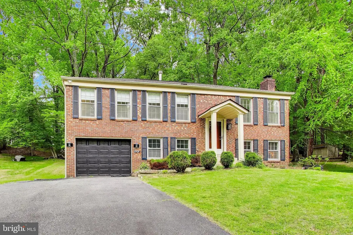 8709 Valley Dr, Waldorf, MD 20603 - #1