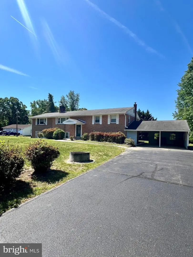 10955 Lawrence Dr, Waldorf, MD 20603 - #2