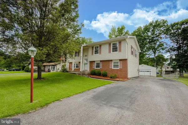 810 Kenyon Ave, WALDORF, MD 20602