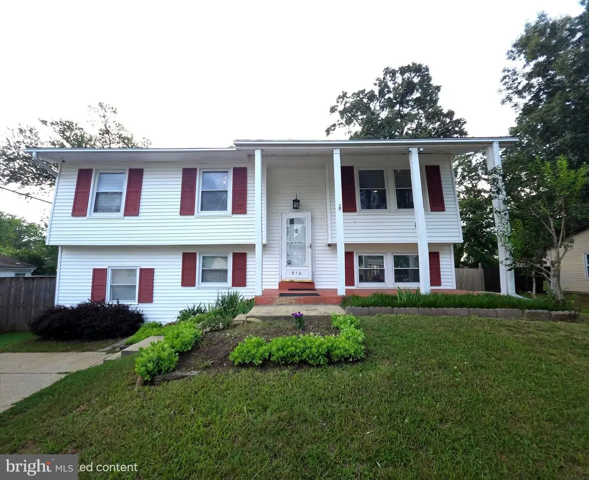 910 Mciver Dr, Waldorf, MD 20602 - #1