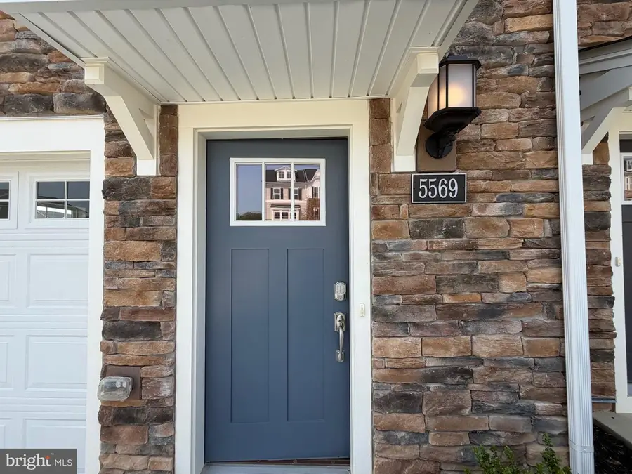 5569 Marksburg Pl, White Plains, MD 20695 - #2