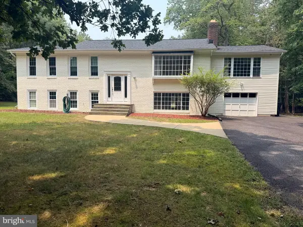 8910 Brook Dr, WALDORF, MD 20603