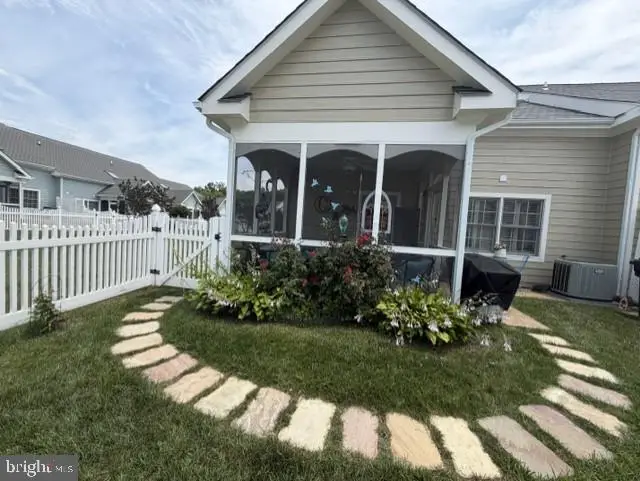 137 Thomas Jefferson St, La Plata, MD 20646 - #2