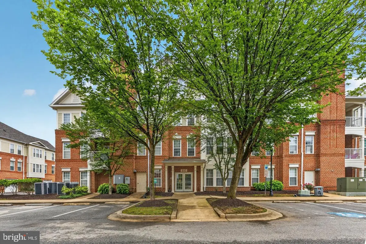 800 Edelen Station Pl #402, La Plata, MD 20646 - #1