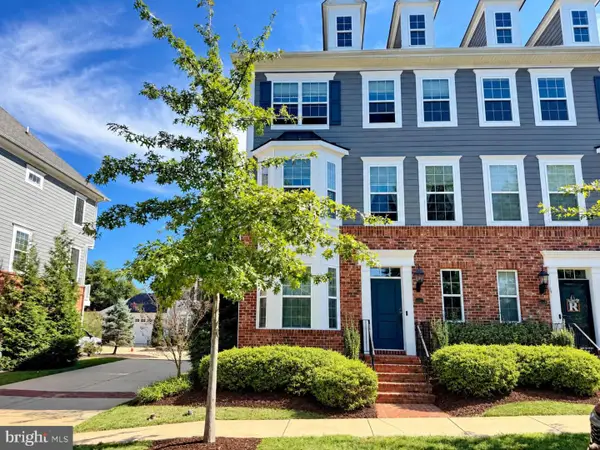 242-a Buckeye Cir, LA PLATA, MD 20646