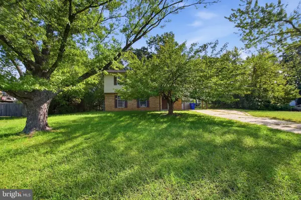 721 University Dr, WALDORF, MD 20602