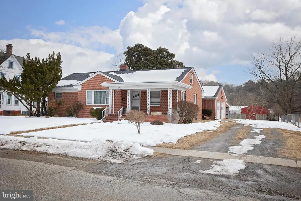 207 S 7th St, Denton, MD 21629 - #1