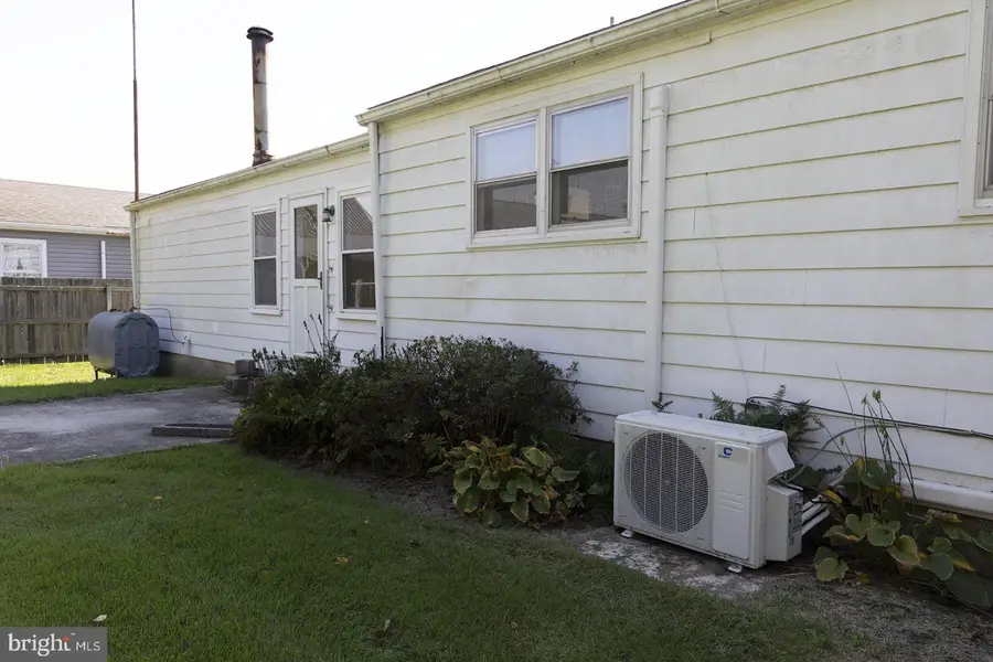 109 Fisher Ave, Federalsburg, MD 21632 - #2