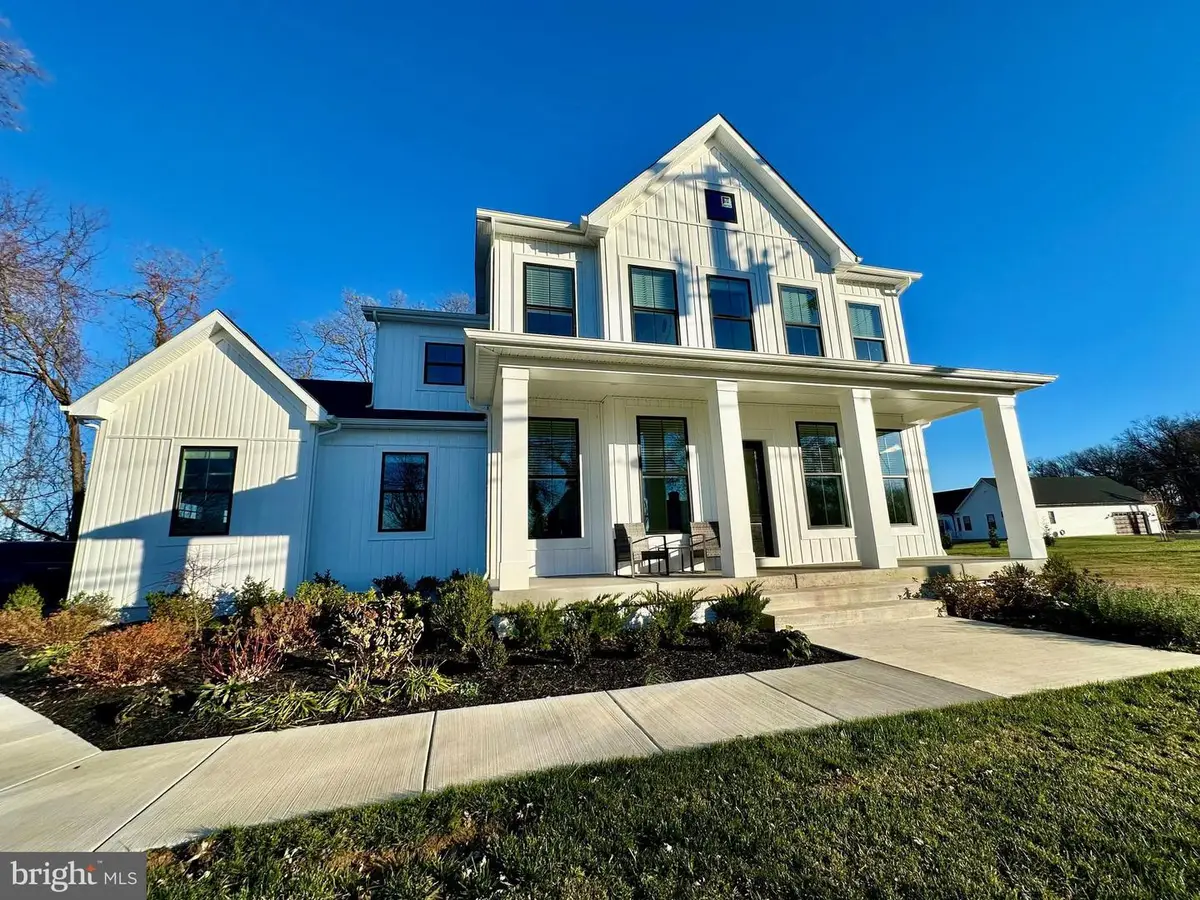 5725 Hodges Rd, Sykesville, MD 21784 - Image #1