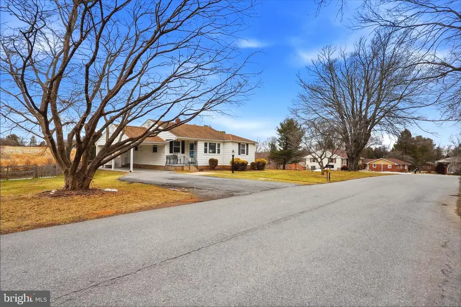 6304 W Hemlock Dr, Sykesville, MD 21784 - #2