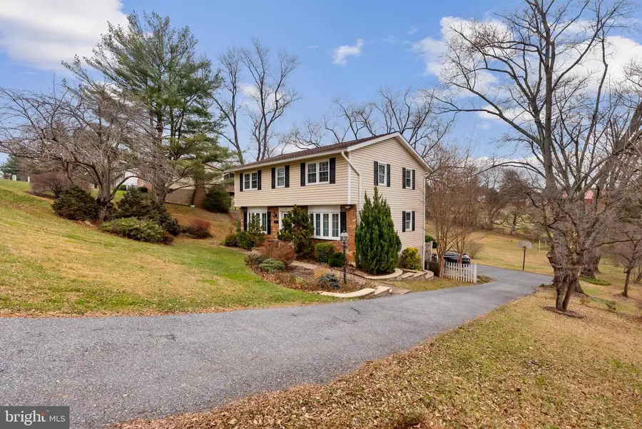 5807 Westchester Hills Ct, Sykesville, MD 21784 - Image #2