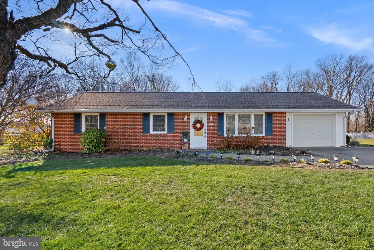 319 Wayne Ave, Westminster, MD 21157 - Image #1