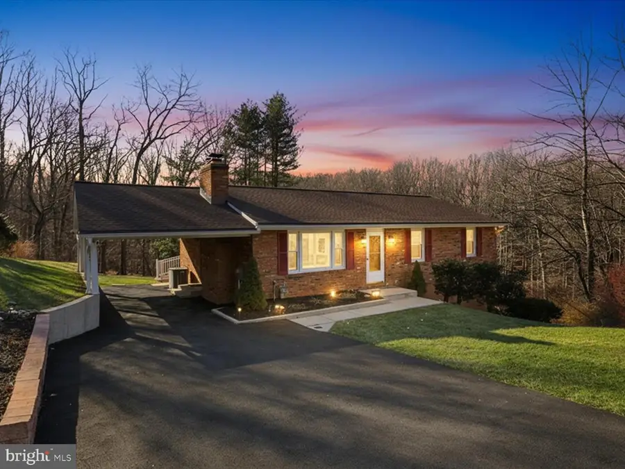 1505 Woodridge Ln, Sykesville, MD 21784 - Image #2