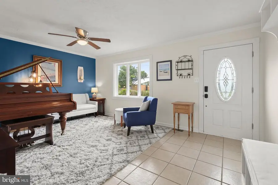 818 Uniontown Rd, Westminster, MD 21158 - #2
