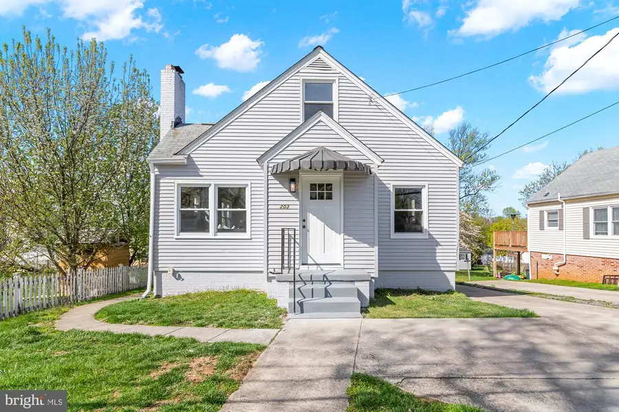 203 Montgomery Ave, Mount Airy, MD 21771 - #2