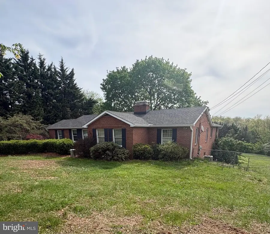 4215 Buffalo Rd, Mount Airy, MD 21771 - #2