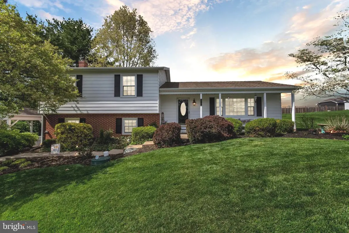 716 Woodside Dr, Westminster, MD 21157 - #1