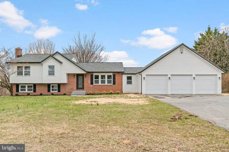 3174 Cardinal Dr, Westminster, MD 21157 - #3