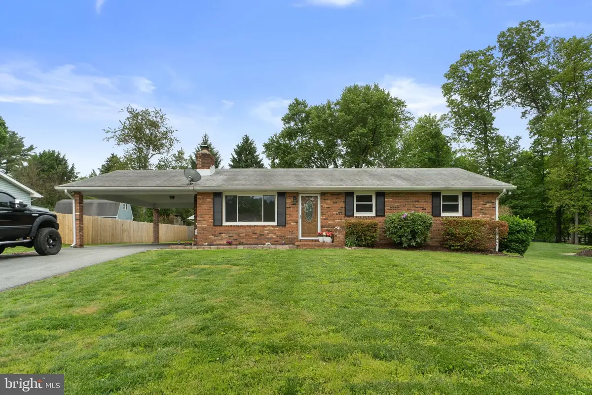 1519 Woodridge Ln, Sykesville, MD 21784 - #1